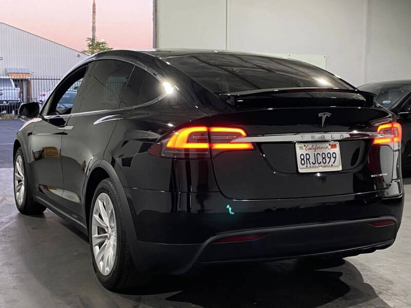 2019 Tesla Model X Standard Range