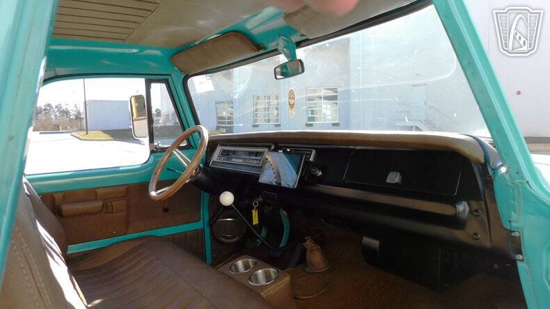 1969 Dodge D200 Pickup