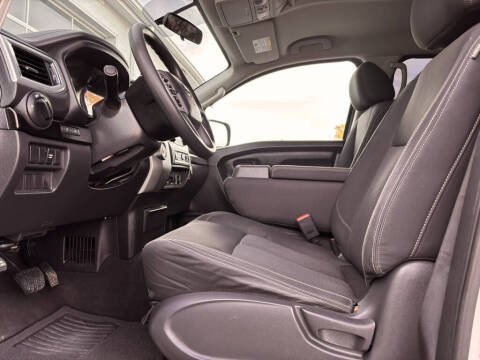 2017 Nissan Titan SV