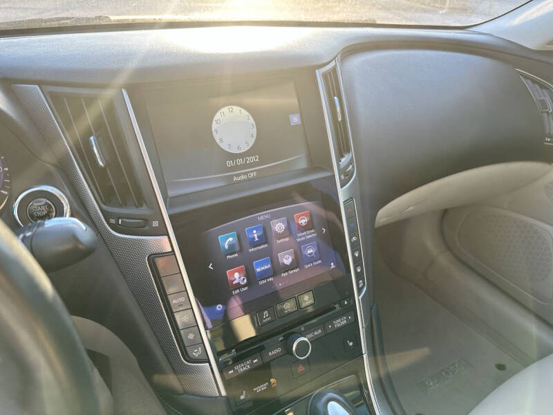 2014 Infiniti Q50 Premium