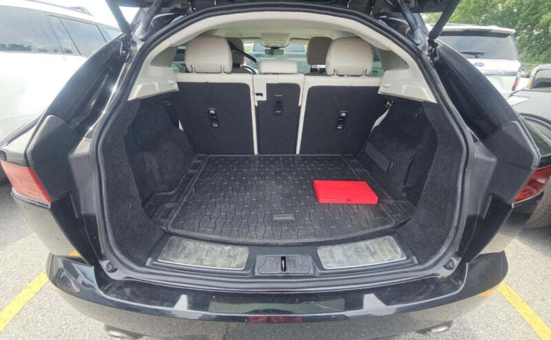2022 Jaguar E-PACE P250 SE