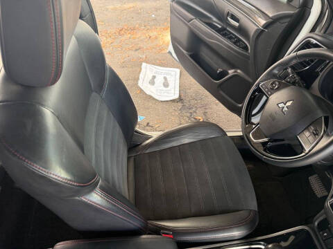 2020 Mitsubishi Outlander LE