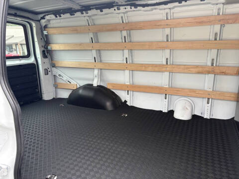 2023 Chevrolet Express 2500