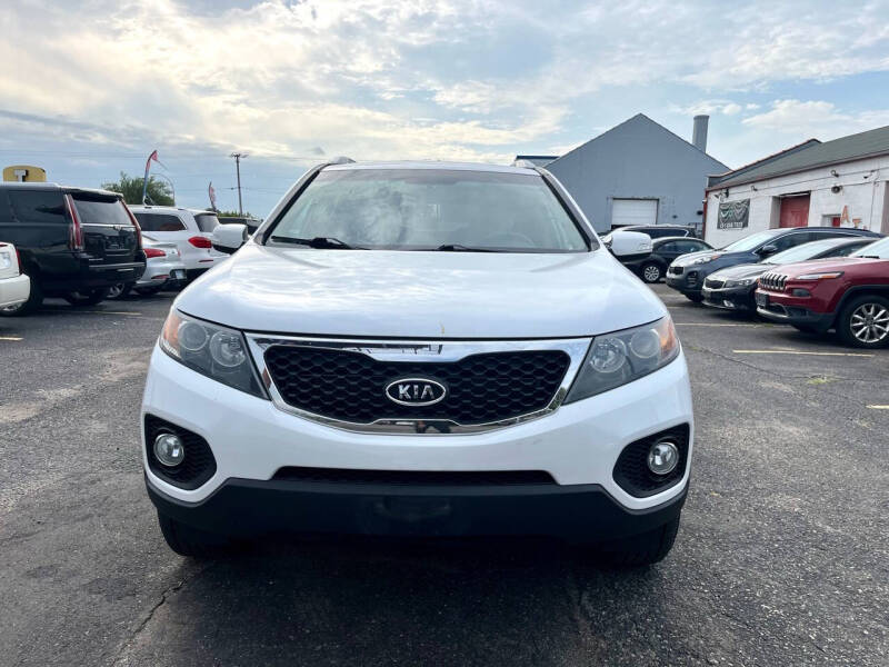 2011 Kia Sorento LX photo 2