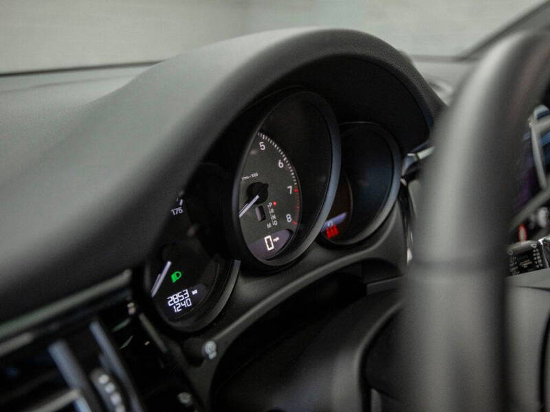 2024 Porsche Macan S