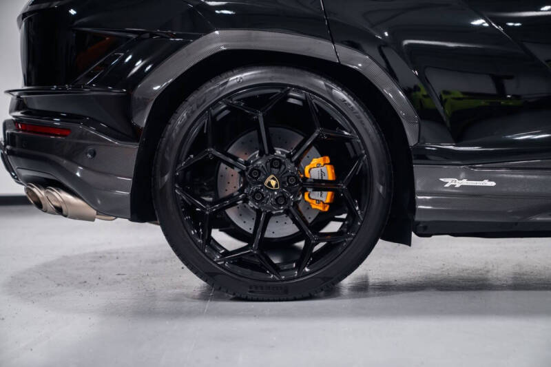 2024 Lamborghini Urus Performante