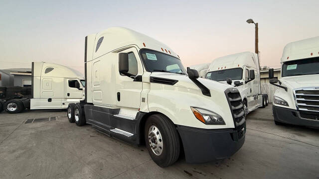 2019 Freightliner Cascadia for sale at KING TRUCK TRAILER SALES in Bakersfield, CA