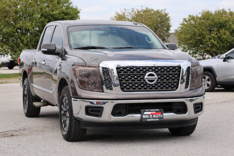 2017 Nissan Titan SV
