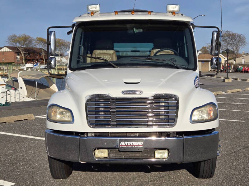 2005 Freightliner M2 106
