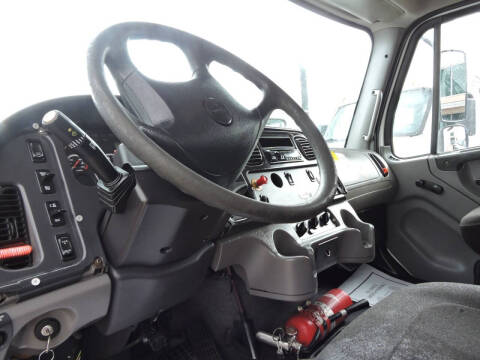 2012 Freightliner M2 106