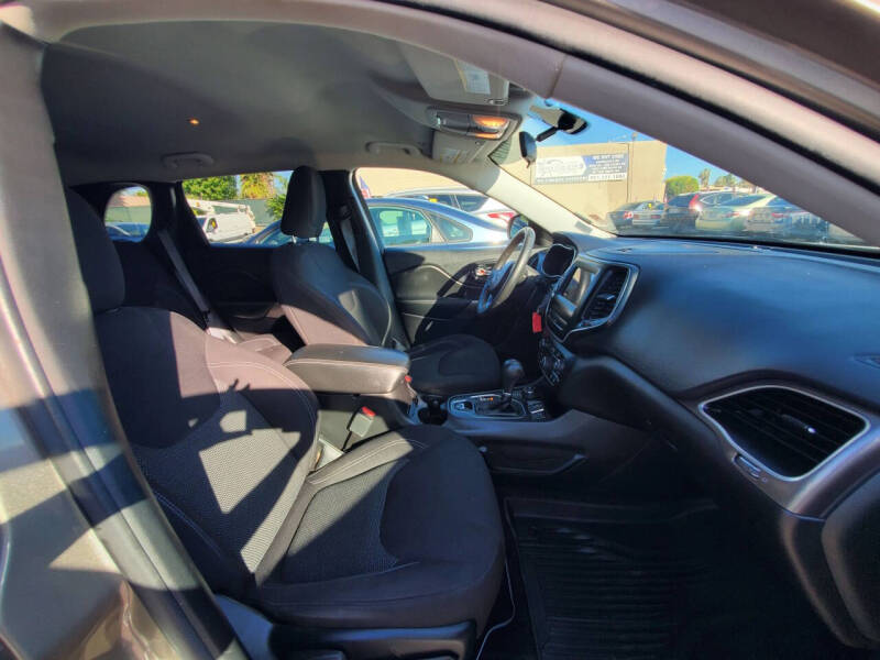 2019 Jeep Cherokee Latitude