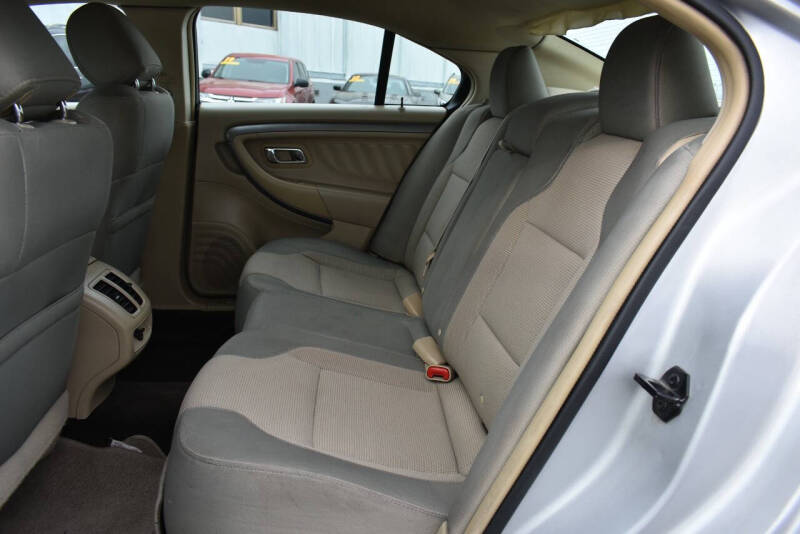 2015 Ford Taurus SEL