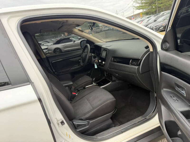 2020 Mitsubishi Outlander ES