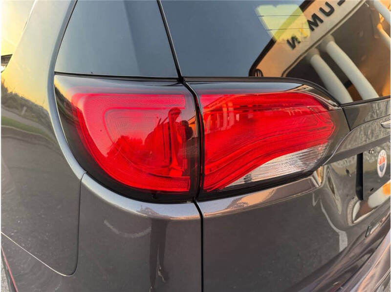 2020 Chrysler Voyager LXi