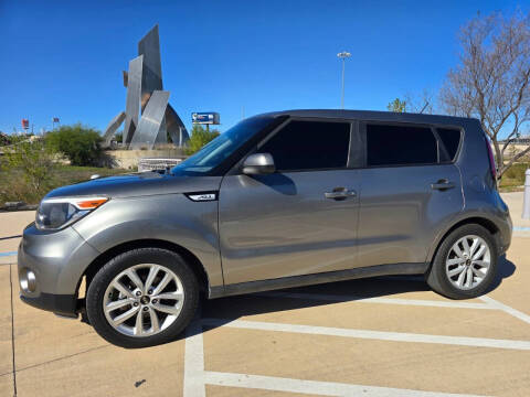 2017 Kia Soul +