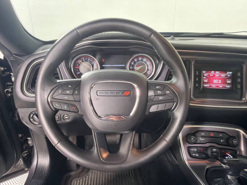 2016 Dodge Challenger SXT