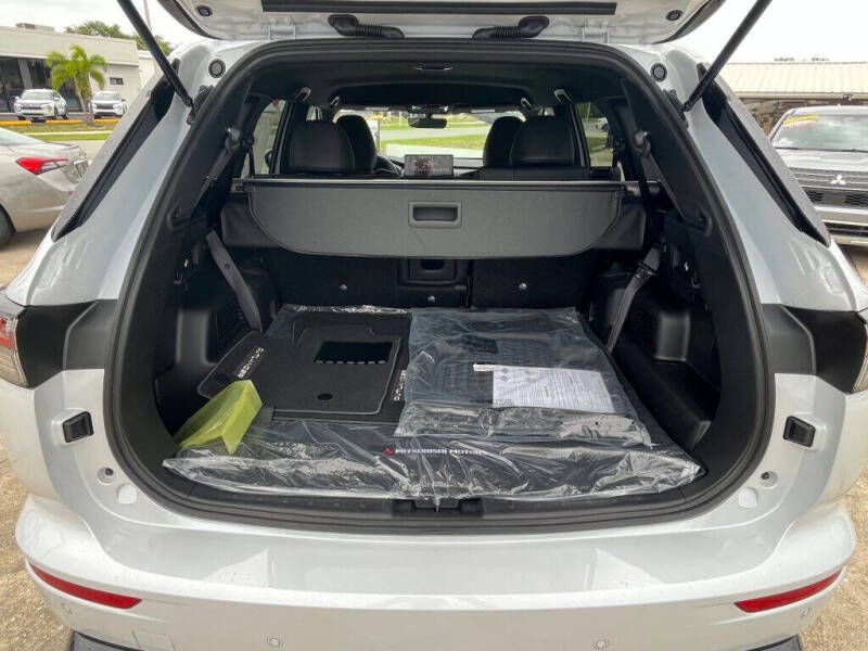 2026 Mitsubishi Outlander SE