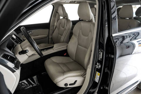 2020 Volvo XC90 T5 Momentum