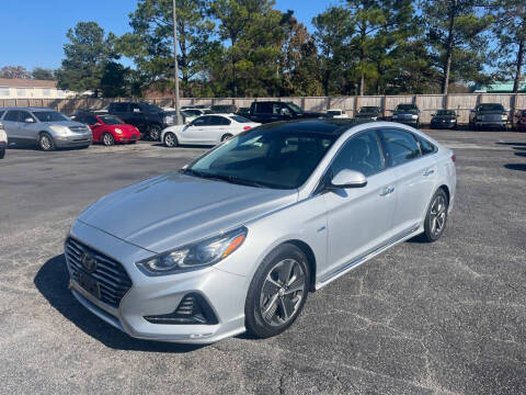 2019 Hyundai Sonata Hybrid for sale at APEX AUTO in North Charleston SC