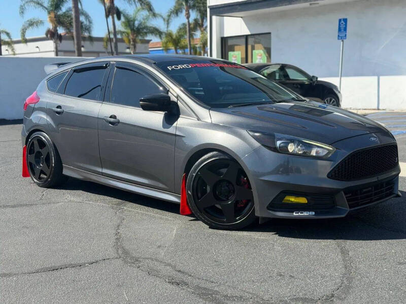 2017 Ford Focus ST