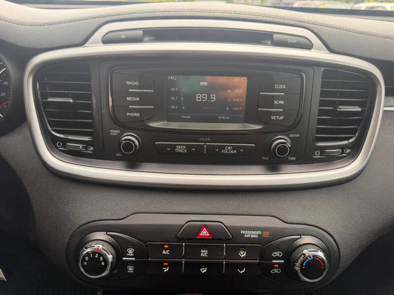 2017 Kia Sorento LX