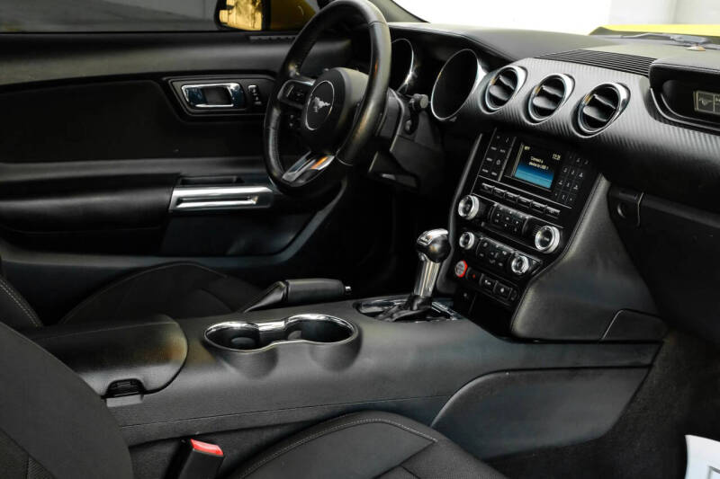 2015 Ford Mustang V6