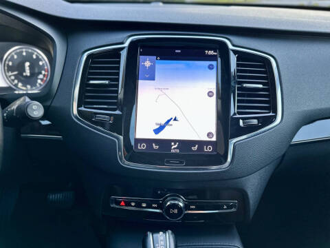 2016 Volvo XC90 T6 Momentum