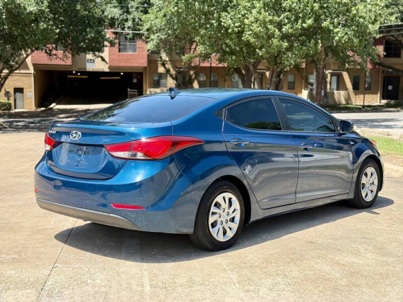 2016 Hyundai Elantra SE