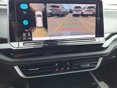 2026 Volkswagen Atlas Cross Sport SEL Premium R-Line 4Motion