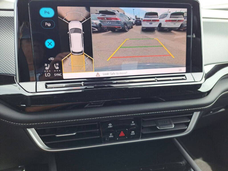 2026 Volkswagen Atlas Cross Sport SEL Premium R-Line 4Motion