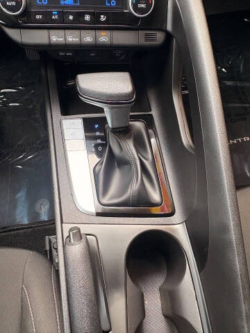 2022 Hyundai Elantra SEL