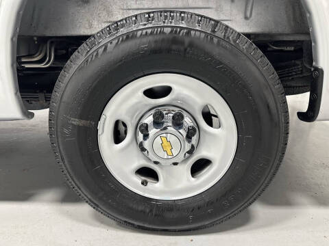 2025 Chevrolet Express LT 3500