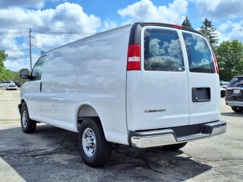 2025 Chevrolet Express 2500