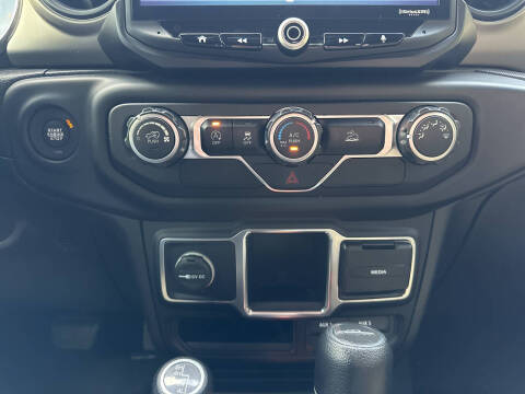 2021 Jeep Gladiator Willys Sport