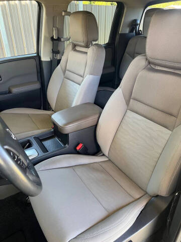 2022 Nissan Frontier SV