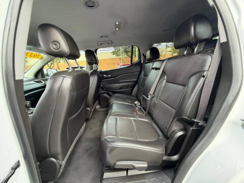 2023 GMC Acadia SLT