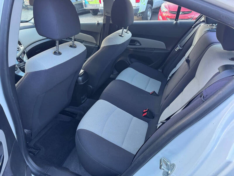 2013 Chevrolet Cruze LS Auto