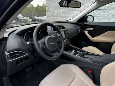 2018 Jaguar F-PACE 25t Premium