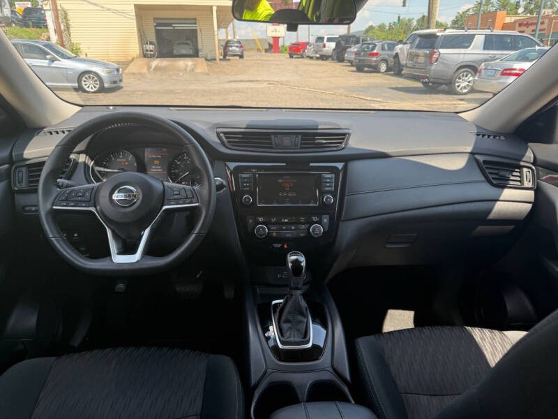 2020 Nissan Rogue SV