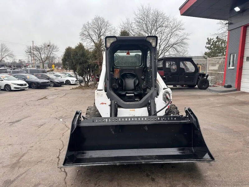 2014 Bobcat S590 TWO SPEED SKID STEER LOAD