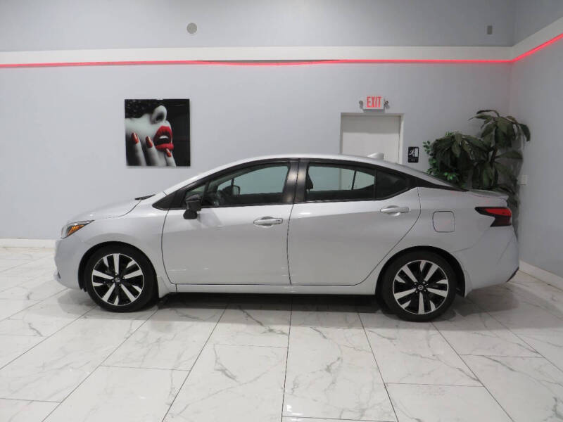 2022 Nissan Versa SR