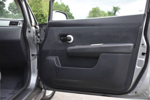 2012 Nissan Versa 1.8 S