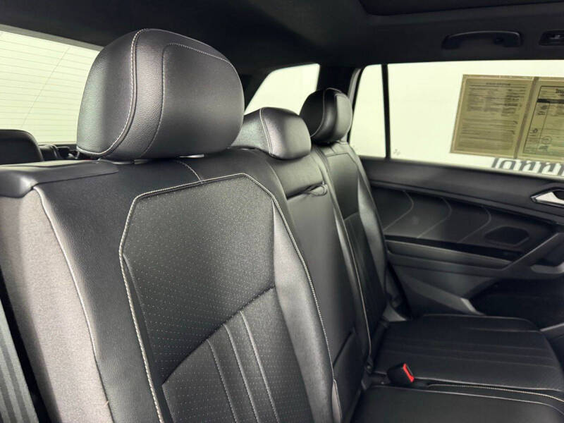 2022 Volkswagen Tiguan SE R-Line Black