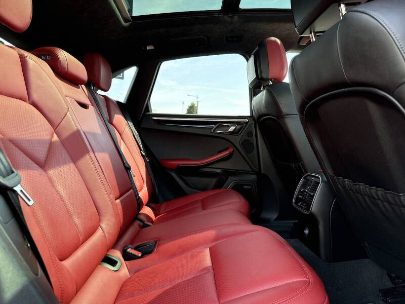 2016 Porsche Macan S