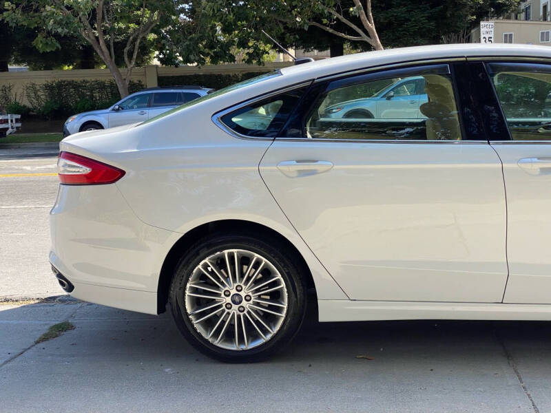 2014 Ford Fusion SE photo 5