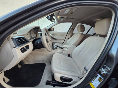 2012 BMW 3 Series 328i