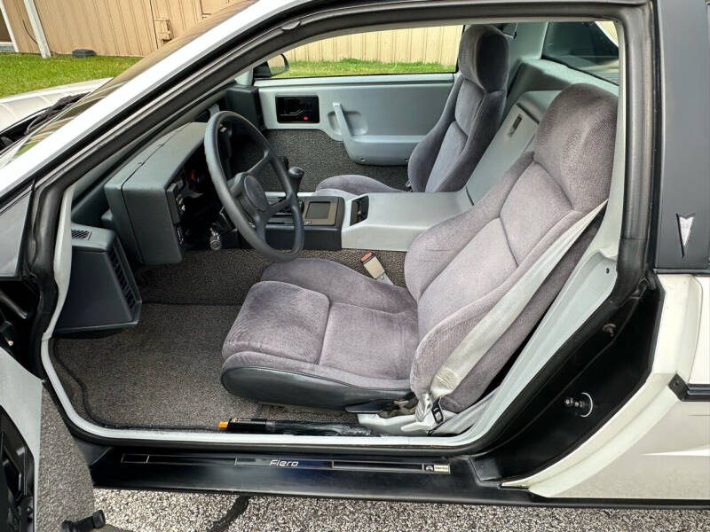 1984 Pontiac Fiero Sport