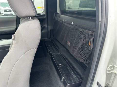 2022 Toyota Tacoma SR