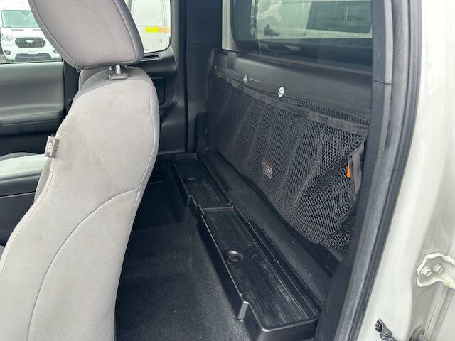 2022 Toyota Tacoma SR