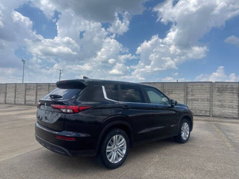 2023 Mitsubishi Outlander ES